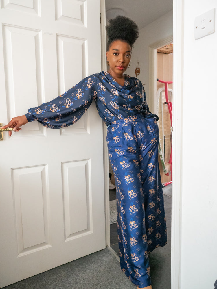 Eloho Blouse in Navy Blue